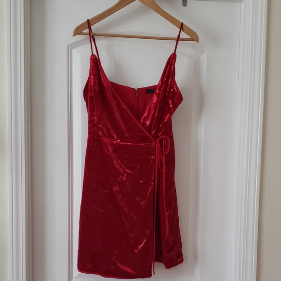 BCBG NEW RED VELVET COCKTAIL DRESS - Picture 2 of 8